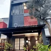 For Sale Newly Renovated 3-Story Cluster House with Rooftop in Graha.