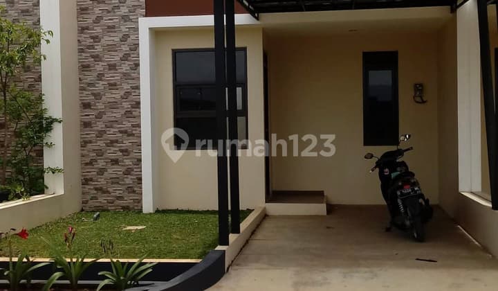 Rumah Minimalis di Grand Sharon Residence