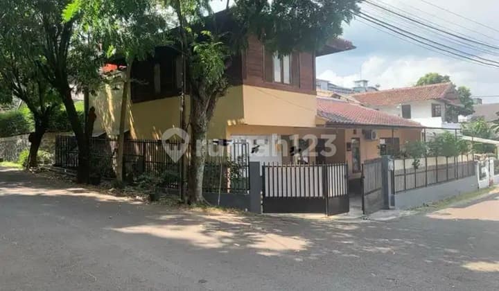 Rumah Di Kanayakan Dago Dekat Kampus Polman