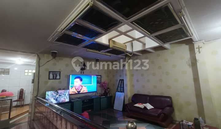 Ruko 6 Lantai di Jl. A. Yani, Kebon Pisang, Bandung