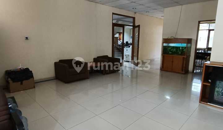 Land and Building on Jln. Supratman, Bandung