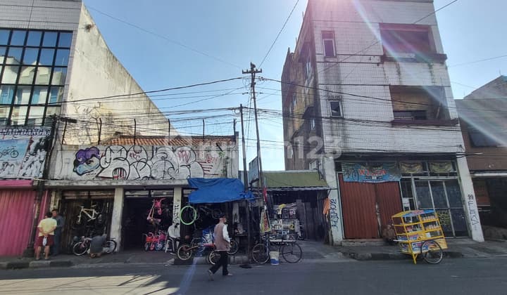 Ruko 2 Lantai Hitung Tanah di Jl. Veteran, Bandung
