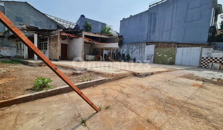 Tanah di Tebet, Jakarta Selatan SHM 214 M², Jalan Lebar 2 Mobil