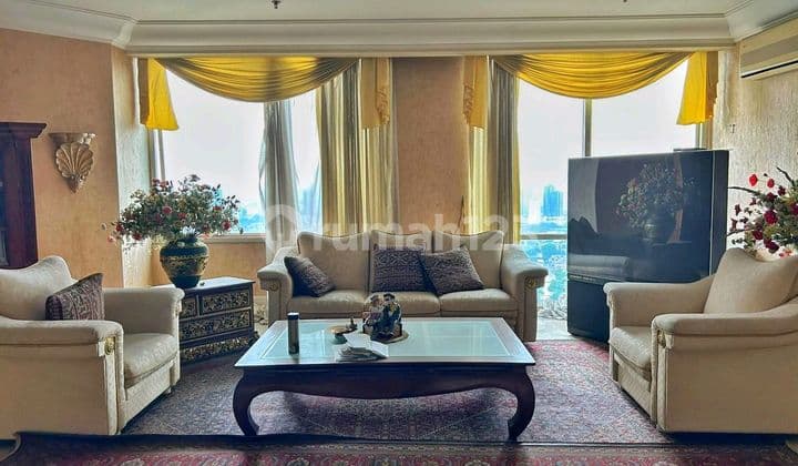 Apartmen Batavia 4 Bedroom Lantai Tinggi Furnished