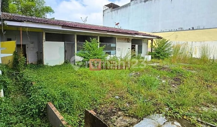 Under Market! Dijual Tanah + Bangunan Strategis Luas 675M² Dekat Mall Pekanbaru, Dekat Jalan Sudirman