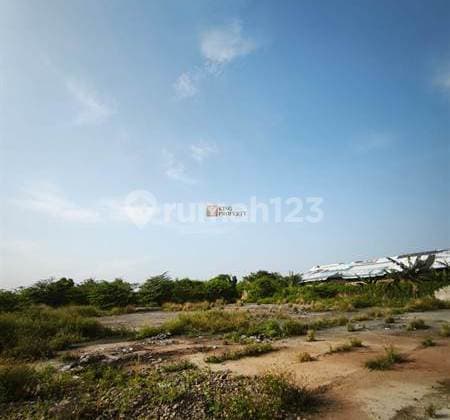 Near the Airport, Land for Sale: Kavling Plots on Pipa Gas Belimbing Kosambi Road, Price 3 Million/M², High Investment Potential