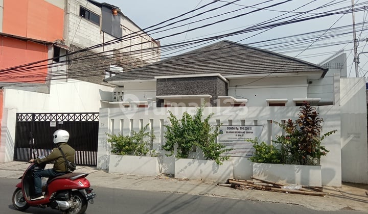 Rumah Bagus Minimalis di Mampang . bisa untuk Kantor