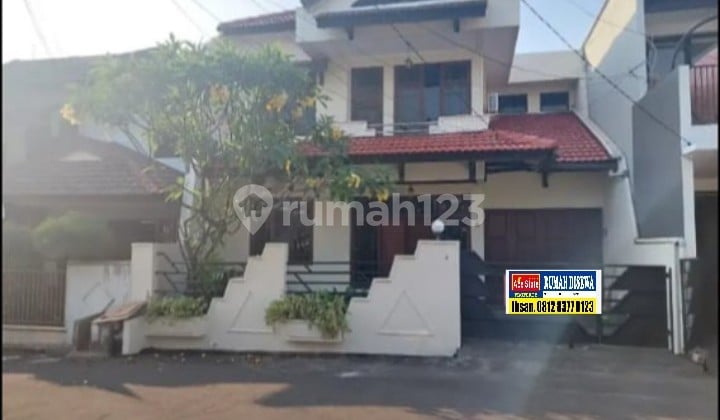 Rumah Bagus di dalam komplek di kawasan Pejaten