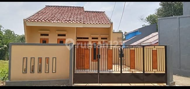 Rumah Dalam Komplek Akses Strategis Dekat Di Depok Area