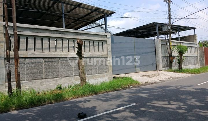 Gudang Murah Jl. Adi Sucipto,Colomadu. Luas Tanah : 2500 Meter, Luas Bangunan: 2000 Meter, Open Rp.5 Milyar ( Nego )