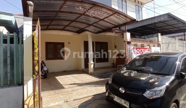 Rumah 2 Lantai Layak Pakai Dengan Kondisi Bagus, Shm, Lokasi Strategis Dan Akses Mudah Dekat Mrt Harmoni