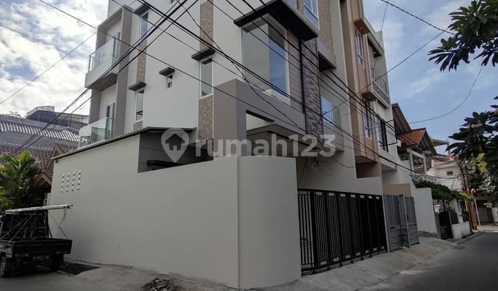 Rumah Minimalis Modern Tomang Siap Huni Bebas Banjir