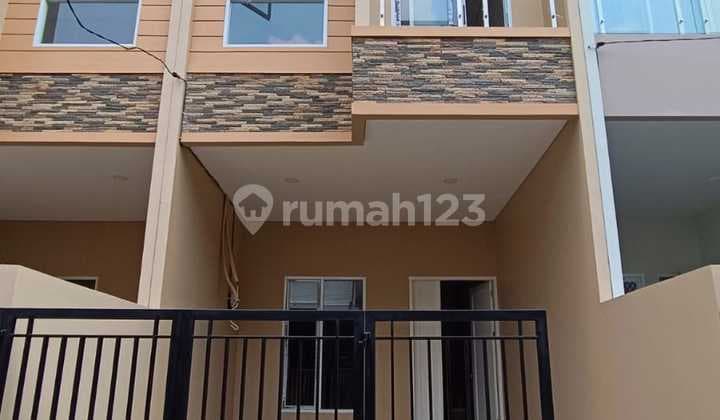 Rumah Minimalis Modern Dekat Tanjung Duren Jakarta Barat