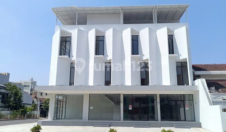 Ruko 2 Unit Modern Muara Karang 3,5 LT Siap Usaha dan Strategis