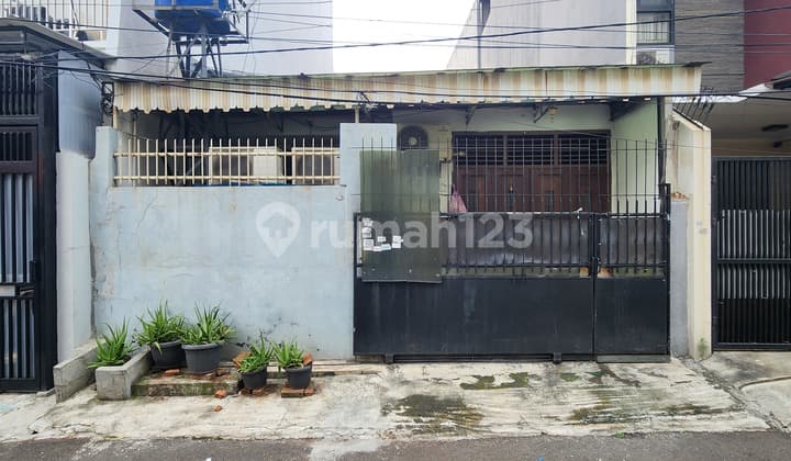 Dijual Rumah Lama Layak Pakai Mandala Barat Tomang