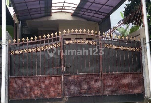 Rumah Secoound Diperkampungan Tanah Baru Beji Depok