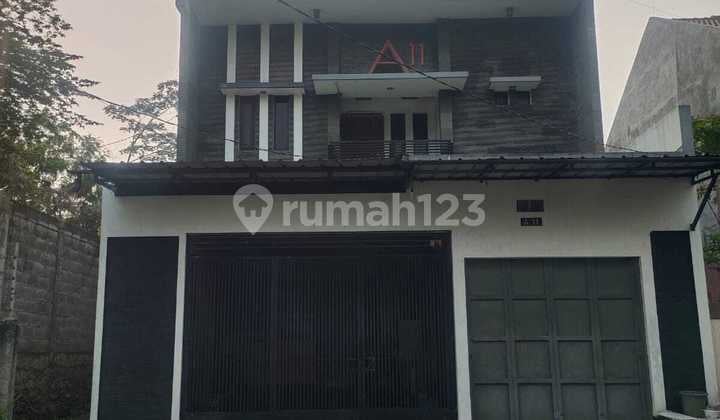 Rumah 3 Lantai Siap Huni