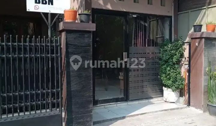 Business Space Suitable for Office and Shop, Ready to Occupy