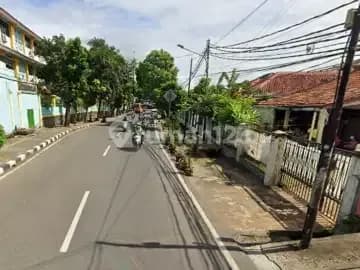 Old House for Sale, Land Calculation, Strategic Location Near Tanah Kusir