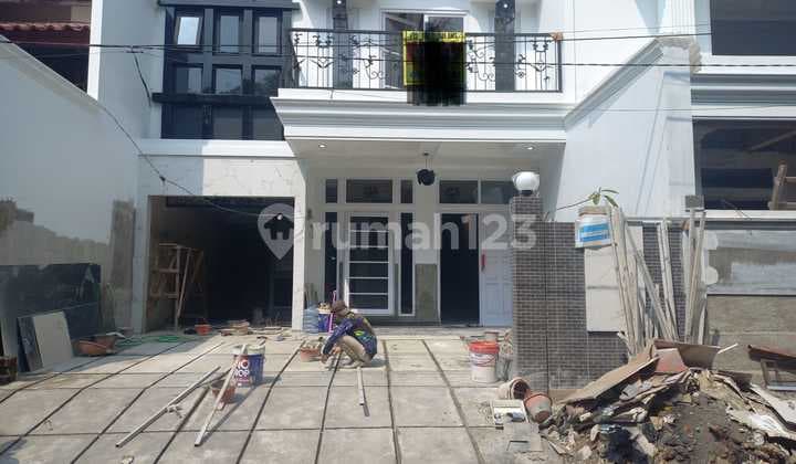 Dekat Akses Tol, Rumah Brand New SHM Dalam Perumahan di Cinere