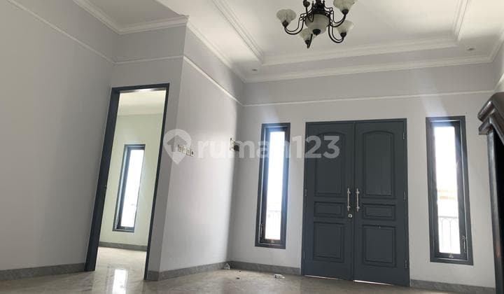 Ready-to-Occupy SHM House in Town House Near Toll Access