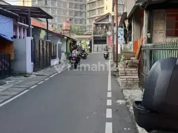 Kost Strategis 10 Kamar Dekat Halte Busway Terminal Ragunan