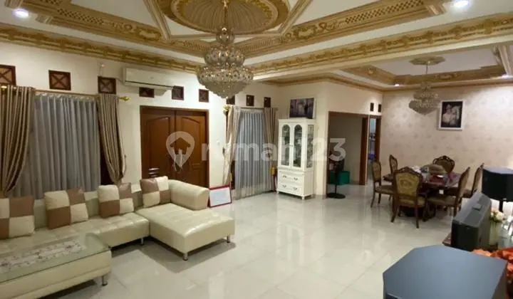Rumah Pinggir Jalan Utama, Sangat Cocok untuk Hunian Usaha Kantor