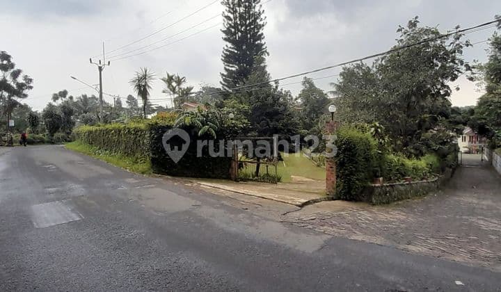 RUMAH VILLA - CILEMBEUR - MEGAMENDUNG