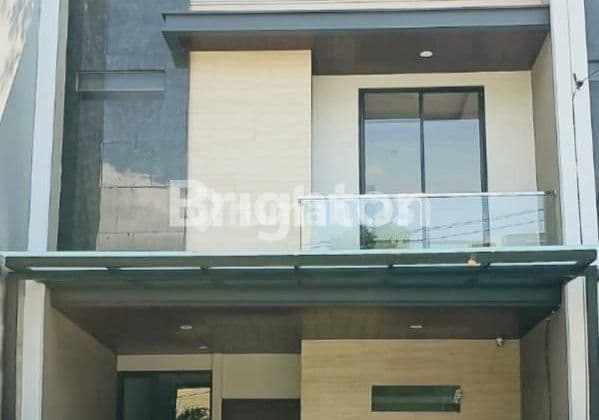 3-STORY HOUSE IN DUKUH KUPANG TIMUR