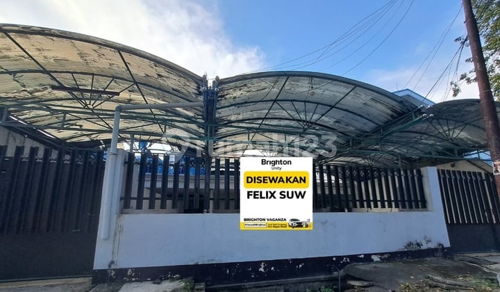 House on Raya Kendangsari Surabaya