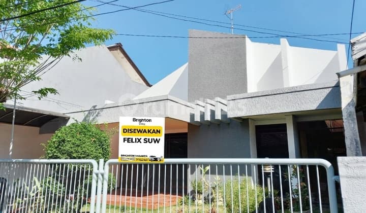 Ready-to-Occupy House In Klampis Indah