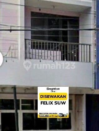 Ruko 2 Lantai di Jl Gatot Subroto - Probolinggo