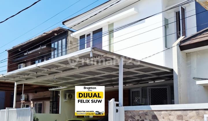 2-Story House in Rungkut Asri Tengah.