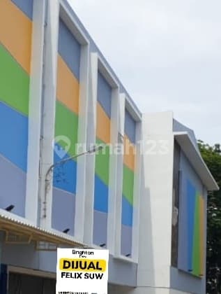 3-Storey Shop House for Sale on Basuki Rahmat Street, Tuban