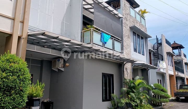Rumah Dua Lantai View Laut Komplek Perumahan One Gate Kori Nuansa Jimbaran