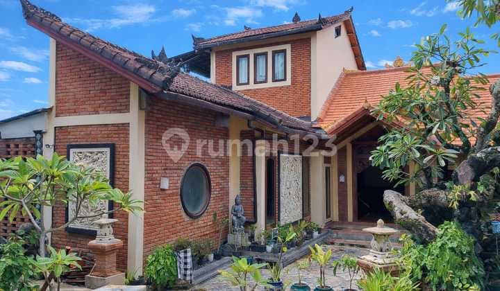 Rumah View Sawah Halaman Luas Denpasar Barat Dekat Kerobokan dan Seminyak