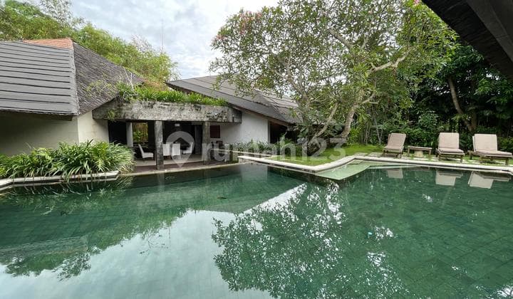 Big Garden Villa Umalas Kuwum Kerobokan Near Canggu And Seminyak