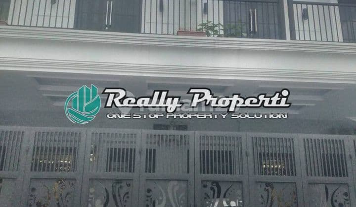 Dijual Rumah Bagus Sekali Full Furnished Tiga Lantai Siap Huni di Kelapa Dua Wetan, Ciracas/Cibubur Jakarta Timur
