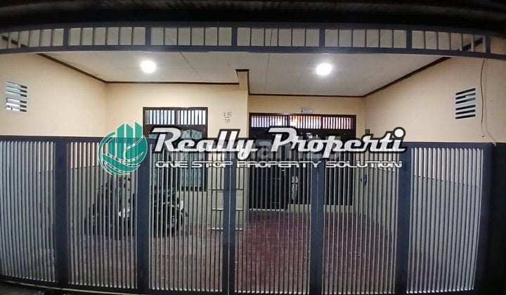 Disewakan Rumah Murah Bebas Banjir Dalam Komplek 2 Lantai di Pondok Kelapa, Duren Sawit, Jakarta Timur