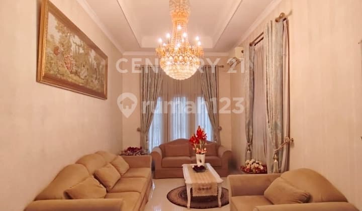 Rumah Villa Dgn Taman Yang Luas Di Pondok Benda, Tangsel