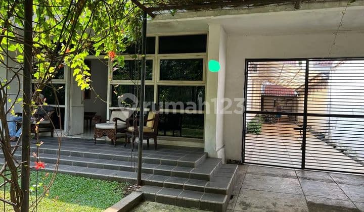 Di Jual rumah di Jl. Ki Mangunsarkoro, Menteng, Jakarta Pusat