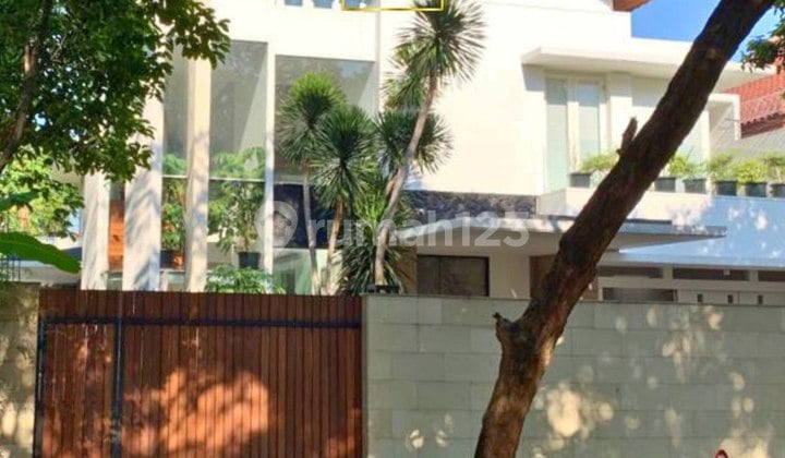 Selong Kebayoran Baru area Senopati Rumah Cantik 2,5 Lantai Dekat SCBD