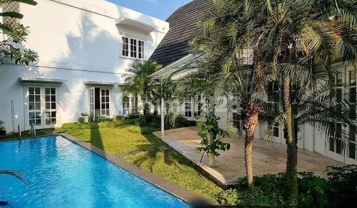 Selong Rumah Klasik 2 Lantai Area Senopati Kebayoran Baru Dekat Scbd