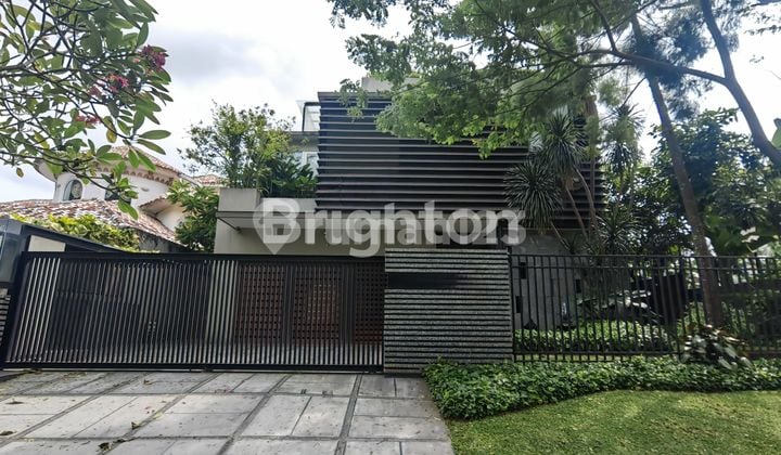 RUMAH MEWAH DI TAMAN GOLF LIPPO KARAWACI TANGERANG