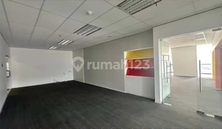 Premium Office Space Pakuwon Center Surabaya 269.5m2 Connect to Mall Tunjungan Plaza