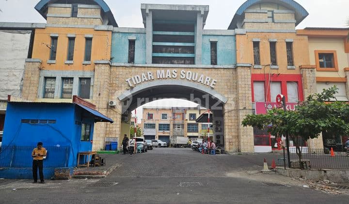 HADAP JALAN RAYA Ruko 3 Lantai Tidar Mas Square Surabaya Cocok Utk Klinik, Kantor, BPR, Leasing dll Bangunan Terawat
