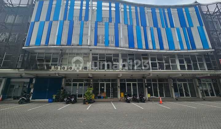 Ruko Raya Rungkut Industri Surabaya 4 Lantai Hadap Jalan Raya Parkir Luas