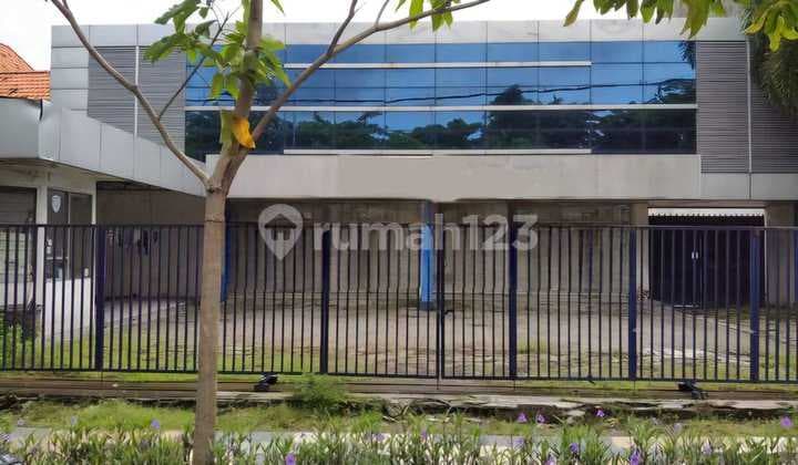 Rumah Raya Diponegoro Surabaya 570m2 Pusat Kota Cocok Utk Bank, Kantor, Klinik Kecantikan Dll
