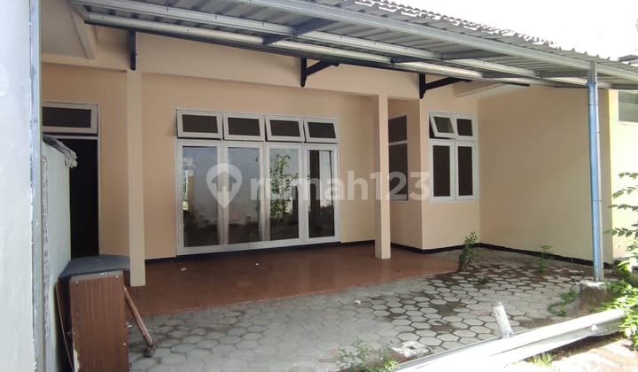 BARU RENOV BAGUS TERAWAT Rumah Rungkut Mapan Surabaya Timur SHM 311m2 Siap Huni Harga BU