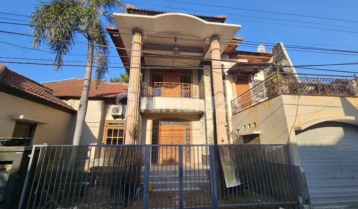 Rumah 2 Lantai Rungkut Asri Surabaya Besar Mewah Model Klasik Include Perabot Harga Bu